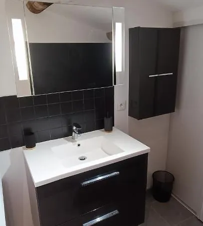 Agréable maison de village Laudun-l'Ardoise Extérieur photo